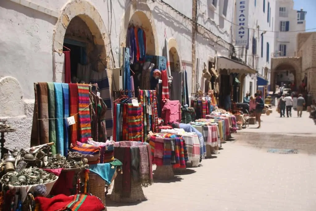 Boutiques dans la médina d'Essaouira Maroc